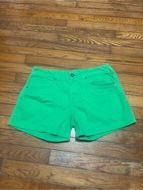 Classic Women's Green Cotton Bermuda Shorts